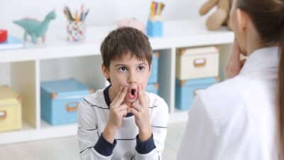 Очереди к логопедам: почему дети сейчас поздно начинают говорить и как это исправить