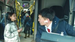 "Выгоднее развозить хлеб и таксовать". Почему в Казахстане некому водить автобусы при переизбытке кадров