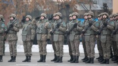 В Казахстане 37 тысяч человек призовут в армию в следующем году