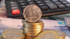 Банкам второго уровня вновь разрешат вывозить из страны рубли
