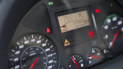 В Кентау работник автомастерской угнал автомобиль и попал на нём в ДТП