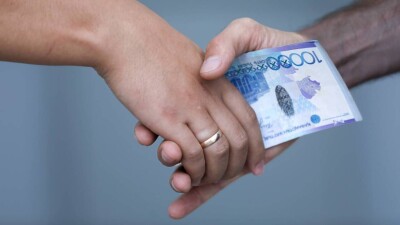 Руководителя шымкентского филиала ТОО "КТЖ-Грузовые перевозки" подозревают в коррупции