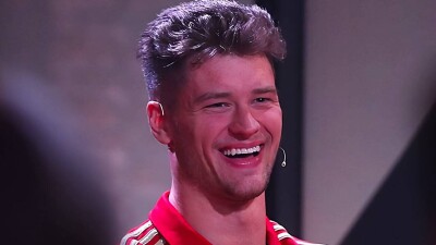Хоккеиста сборной Казахстана лишили гражданства РК