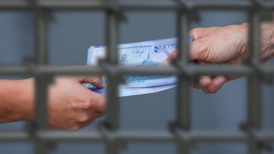 В Актобе вынесли приговор начальнику отдела военкомата, бравшему взятки за отсрочку от армии