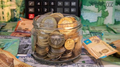 Банк забирал у астанчанина с инвалидностью пенсию и пособие из-за задолженности