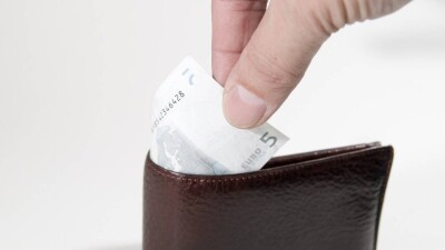 В Алматы мошенник заманивал родителей выпускников подготовкой к ЕНТ на выгодных условиях