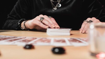 "Укрепление семейных уз" у экстрасенса обошлось жительнице Павлодара в 119 млн тенге