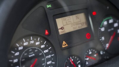 Житель Караганды угнал автомобиль, попал на нём в ДТП и вернул обратно