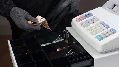 Стажёр похитил 1 млн тенге из кассы медучреждения в Караганде