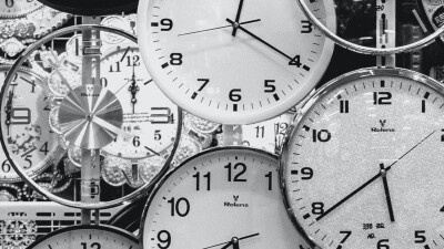 В Костанае продолжаются споры о смене часового пояса