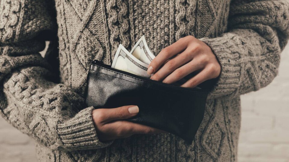 Женщина, обманувшая карагандинца на 350 тысяч тенге, оказалась мужчиной