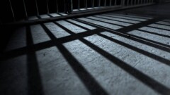 Во Франции приговорили шестерых подростков, причастных к убийству учителя истории