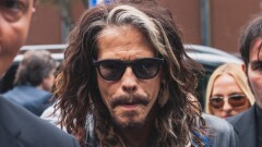 Вокалиста группы Aerosmith обвинили в сексуальном насилии 48-летней давности