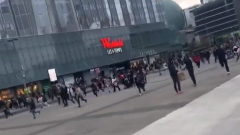 В торговом центре Парижа началась массовая паника