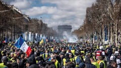 В Париже посчитали ущерб от митингов против пенсионной реформы Макрона
