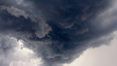 Более 400 авиарейсов отменили в Нидерландах из-за шторма "Поли"