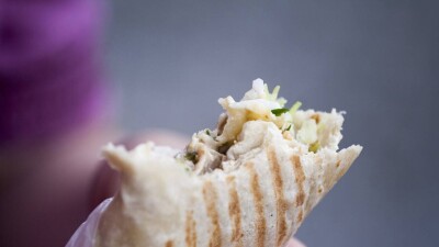 В России произошло массовое отравление шаурмой. Пострадали 76 человек