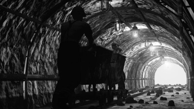 Спасатели обнаружили тело последнего пропавшего горняка после пожара в шахте "Казахстанская"