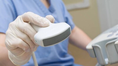 В центральной больнице Талгара объяснили, почему УЗИ пациентке проводили в коридоре