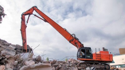Пять незаконных построек принудительно снесли в Мангистауской области