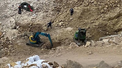 Автобус провалился в воронку в Павлодарской области: на поиски спустили второй экскаватор