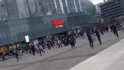 В торговом центре Парижа началась массовая паника