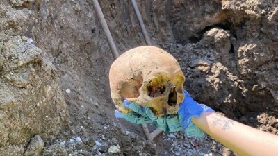 Человеческие останки во время замены труб обнаружили коммунальщики в Костанае