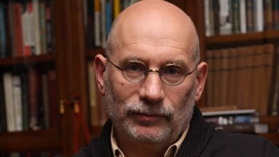 Следком РФ возбудил уголовное дело в отношении писателя Бориса Акунина