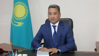 Аким Караганды заявил о взломе своего телефона