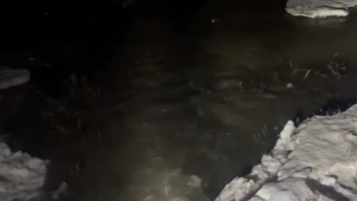 Талой водой подтопило участок трассы в Абайской области