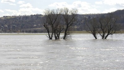 ДЧС Алматы предупредил жителей о возможных подтоплениях и подъёме уровня воды в реках