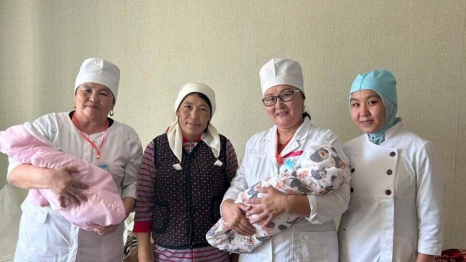 Двойня родилась у одной из жительниц подтоплённого посёлка в Актюбинской области