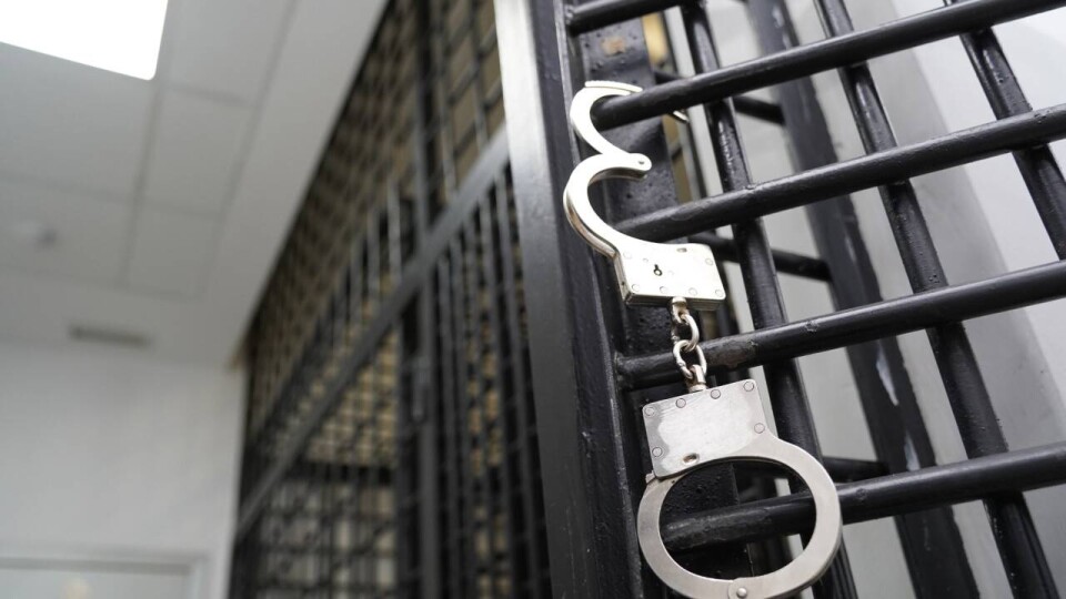 До 15 лет лишения свободы грозит таксисту, напавшему с ножом на полицейского
