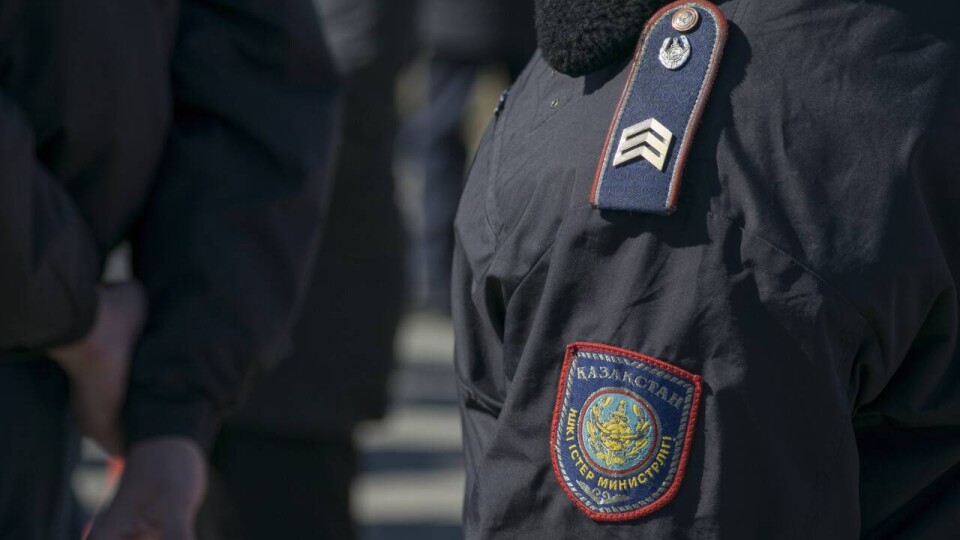 Пьяный водитель в Темиртау протащил полицейского на 200 метров