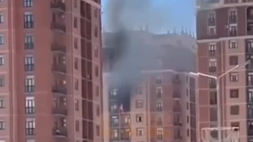 После пожара в многоэтажке в Актау эвакуировали 50 человек