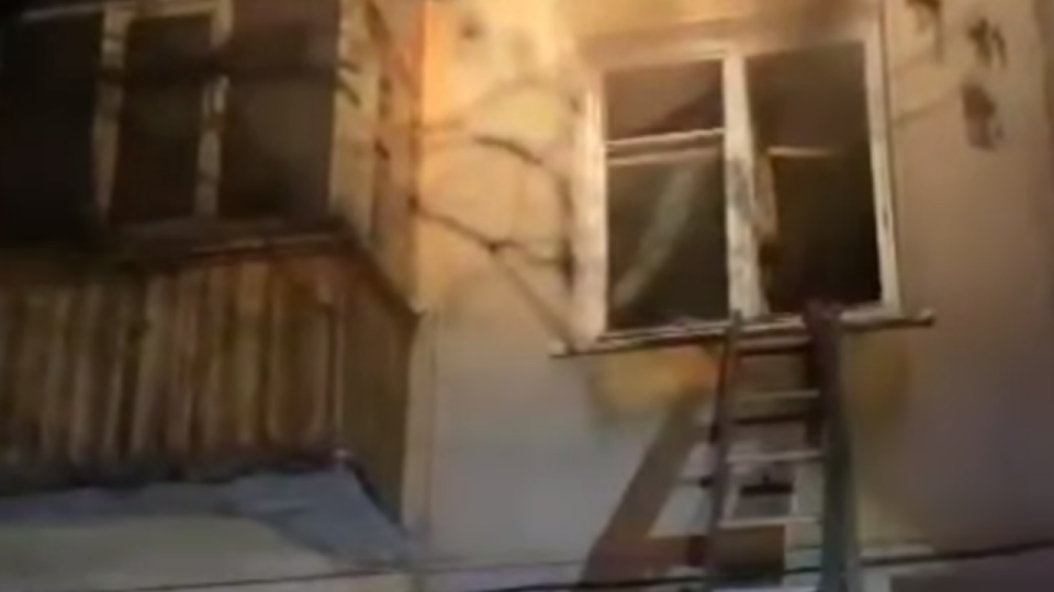 В Усть-Каменогорске во время пожара в пятиэтажке эвакуировали 13 человек