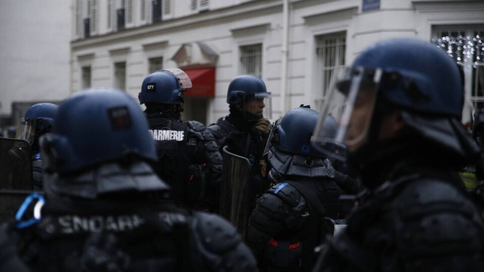 Во Франции 169 человек задержали на митингах против пенсионной реформы