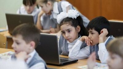 "Оқушылардың сабаққа қатысқанына мониторинг жасайды". Талдықорғандағы студенттер қосымша әзірледі