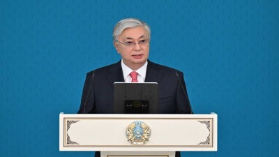 Мемлекет басшысы БАҚ қызметкерлеріне сыйлықтар мен гранттар тапсырды