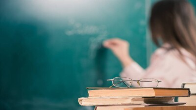 "Дөрекі сөйлеп, қоқан-лоқы көрсетеді". Қызылорда облысындағы бір мектептің мұғалімдері басшысына қарсы шықты