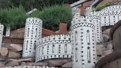 "Көне Еуропаға айналды". Петропавл тұрғыны жар жиегіне тастан биік қамал тұрғызды