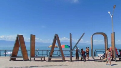 "15-20 мың адам демалады". Алакөлдің жағасынан күніне 10 тонна қоқыс шығарылады