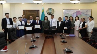 "Қайсарлығы үшін": Семей орманы өртінде табанды болған мамандар марапатталды