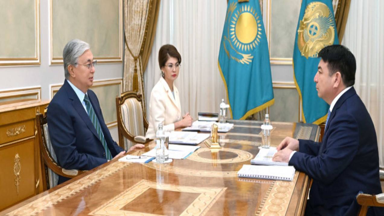 Министр: Қыркүйектен бастап 1-4-сынып оқушылары толықтай тегін тамақпен қамтамасыз етіледі