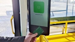 В автобусах Астаны теперь можно оплачивать проезд банковской картой