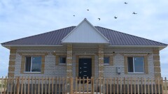 Строительство новых домов для пострадавших от паводков в Актюбинской области завершат в августе
