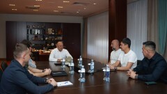 Магомед Адиев покинул пост главного тренера сборной Казахстана по футболу