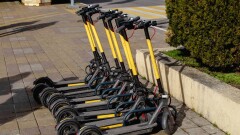 В Казахстане выявили более 560 несовершеннолетних электросамокатчиков на проезжей части в сентябре