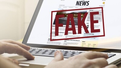 "Заблокируют все счета и оштрафуют". Казахстанцы рассылают в WhatsApp очередной фейк