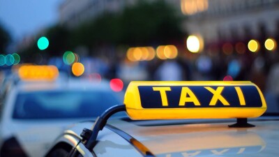 Возможность для таксистов ездить по автобусной полосе обсудили в маслихате Алматы